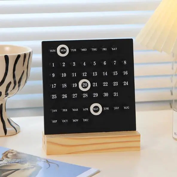 Wooden Ring Desk Calendar