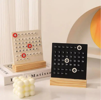 Wooden Ring Desk Calendar